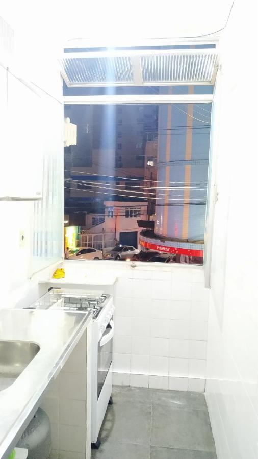 Quitinete A Poucos Passos Da Praia No Ponto Mais Central Da Cidade. 구아라파리 외부 사진