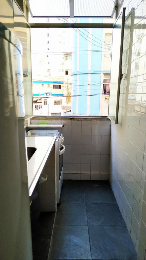 Quitinete A Poucos Passos Da Praia No Ponto Mais Central Da Cidade. 구아라파리 외부 사진